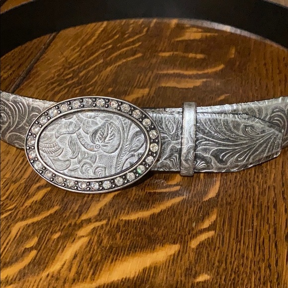 Hand tooled belt - Picture 3 of 6